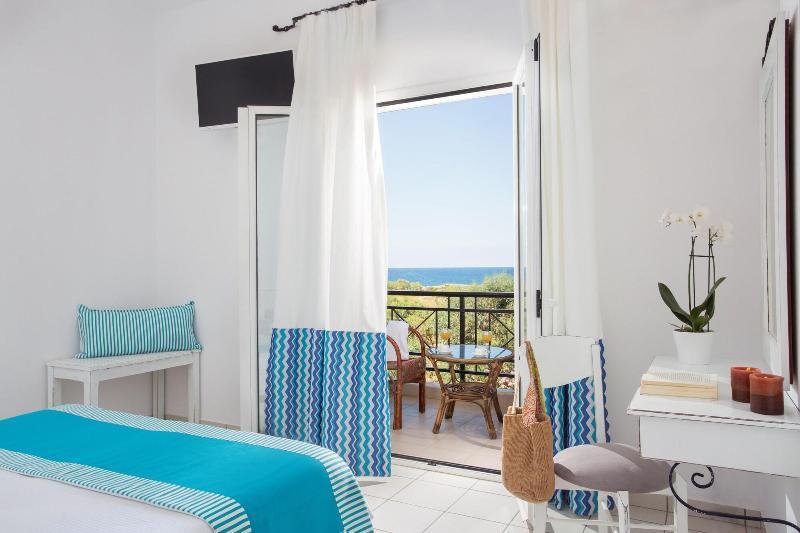 Iris Beach Hotel Monemvasía Екстериор снимка