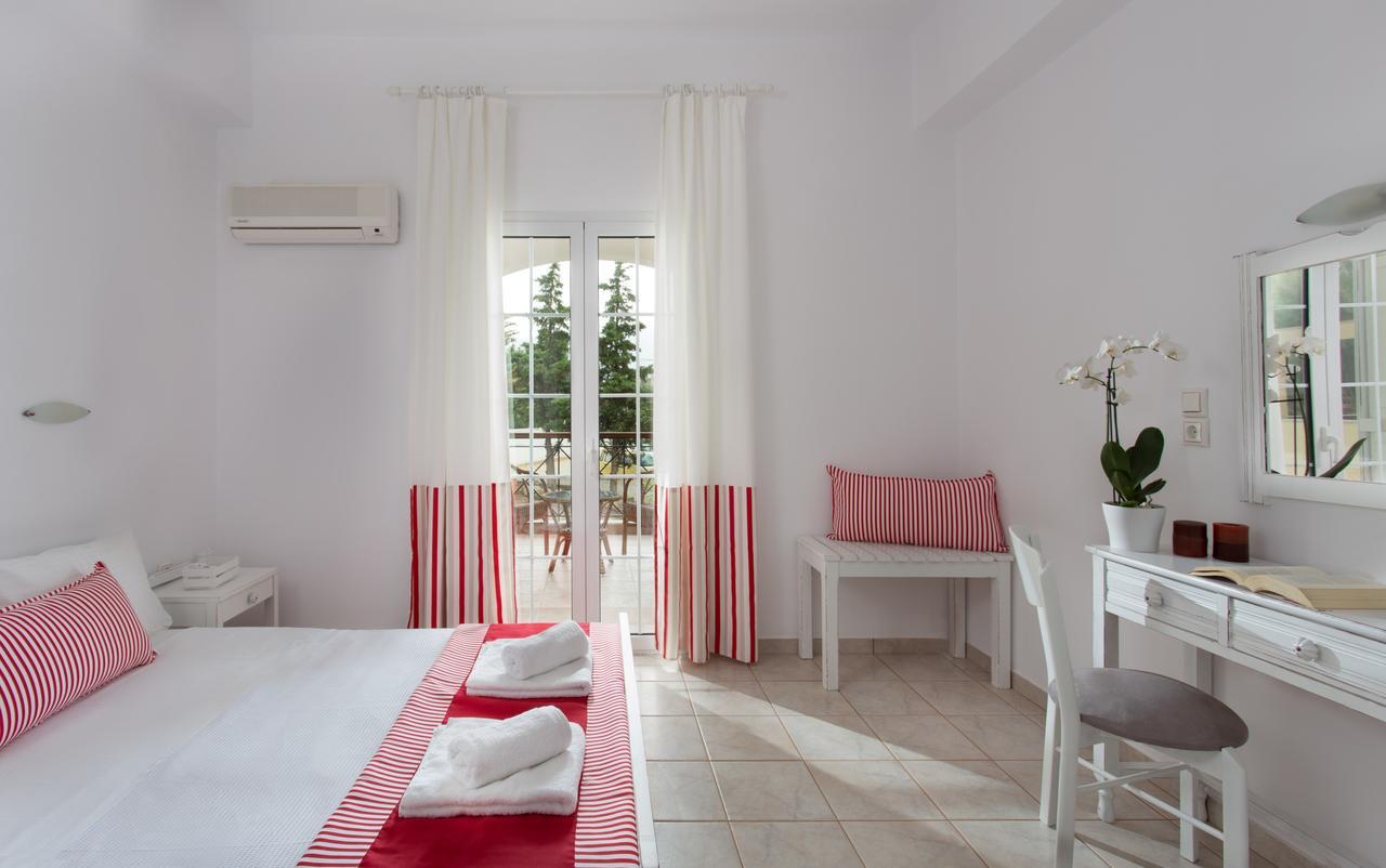 Iris Beach Hotel Monemvasía Екстериор снимка