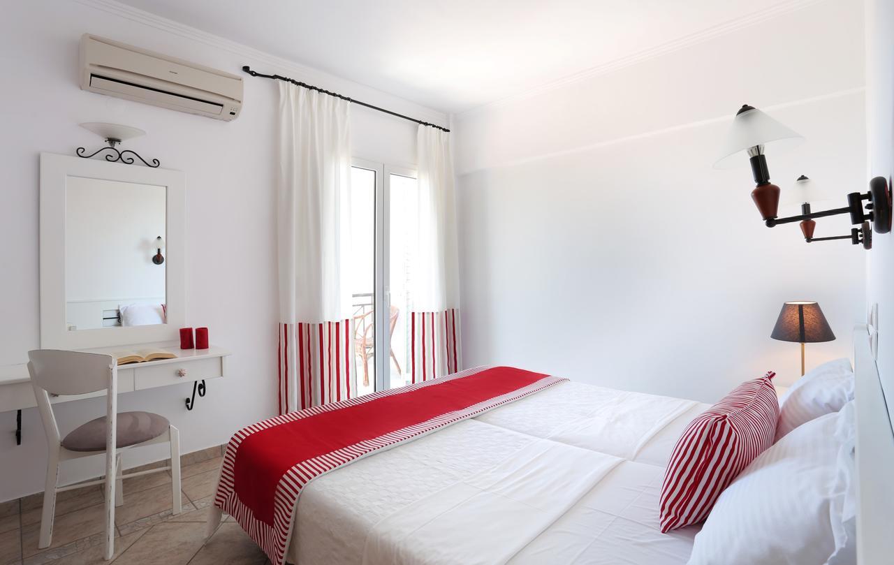 Iris Beach Hotel Monemvasía Екстериор снимка