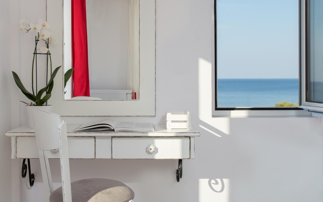 Iris Beach Hotel Monemvasía Екстериор снимка
