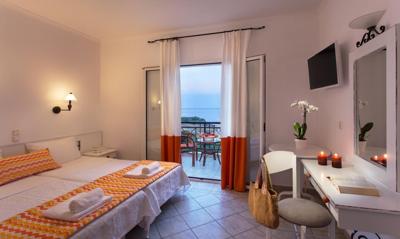 Iris Beach Hotel Monemvasía Екстериор снимка