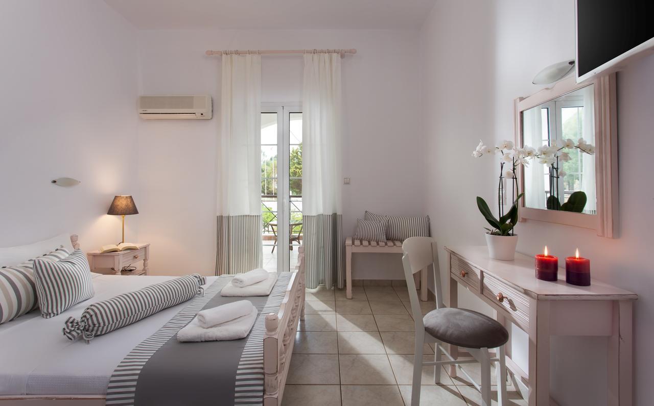 Iris Beach Hotel Monemvasía Екстериор снимка
