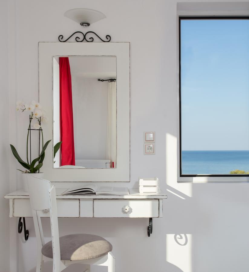 Iris Beach Hotel Monemvasía Екстериор снимка