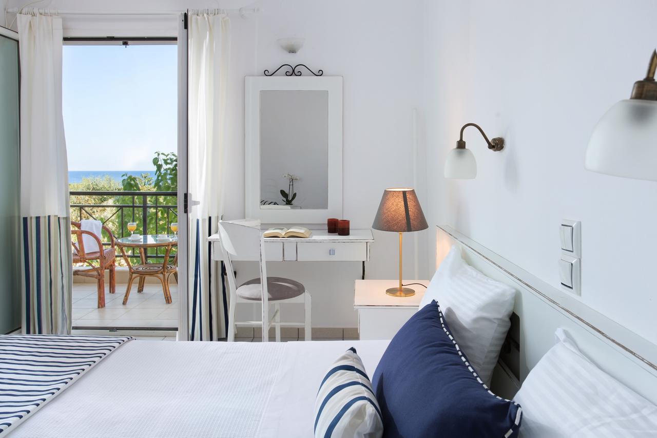 Iris Beach Hotel Monemvasía Екстериор снимка